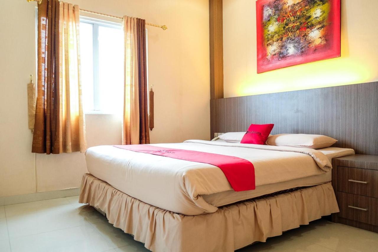 Reddoorz Plus Near Living World Pekanbaru Buitenkant foto