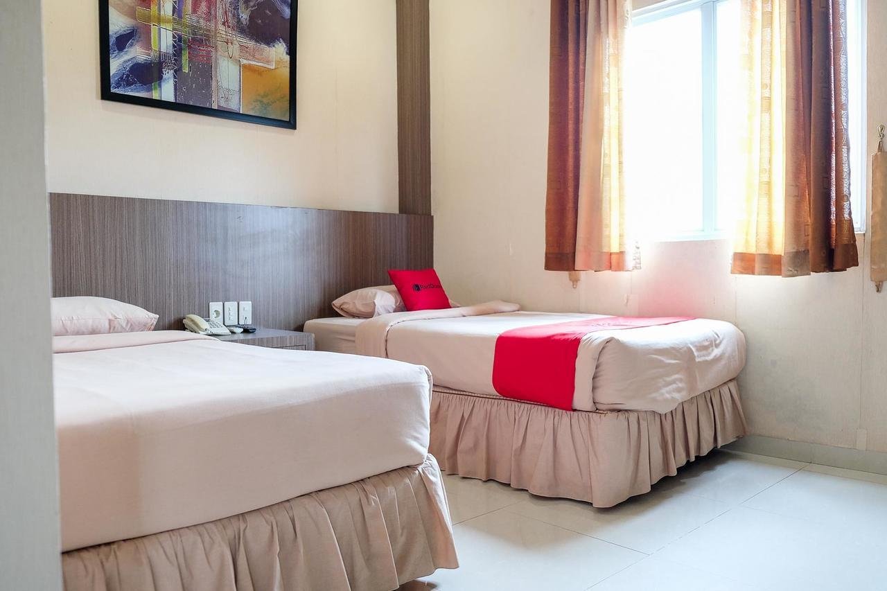 Reddoorz Plus Near Living World Pekanbaru Buitenkant foto