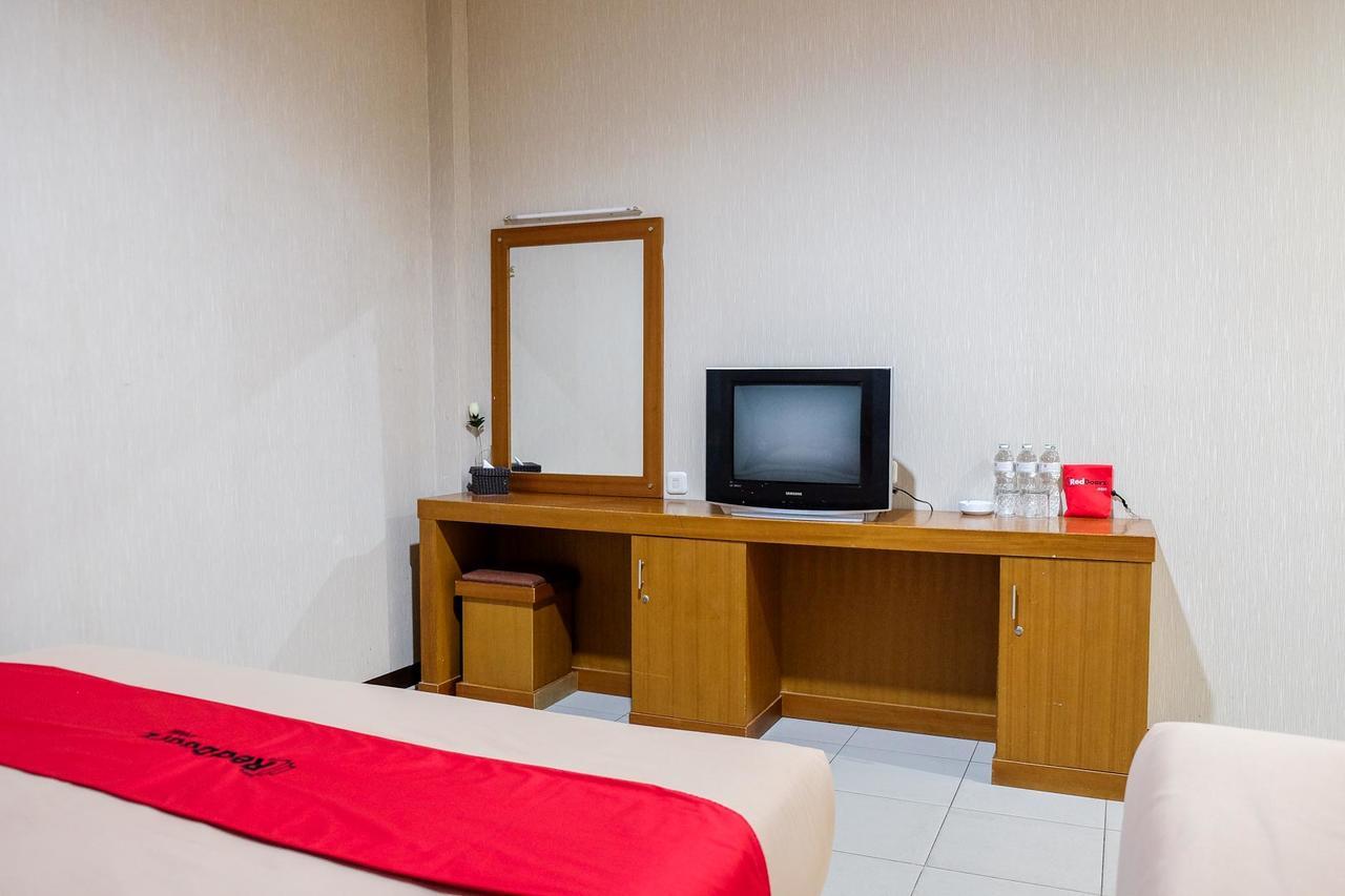 Reddoorz Plus Near Living World Pekanbaru Buitenkant foto