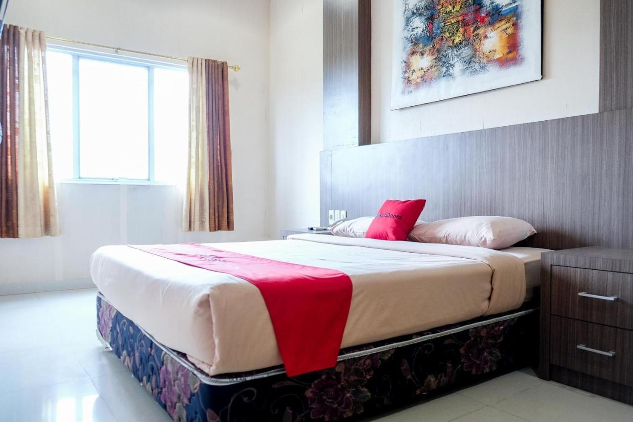 Reddoorz Plus Near Living World Pekanbaru Buitenkant foto